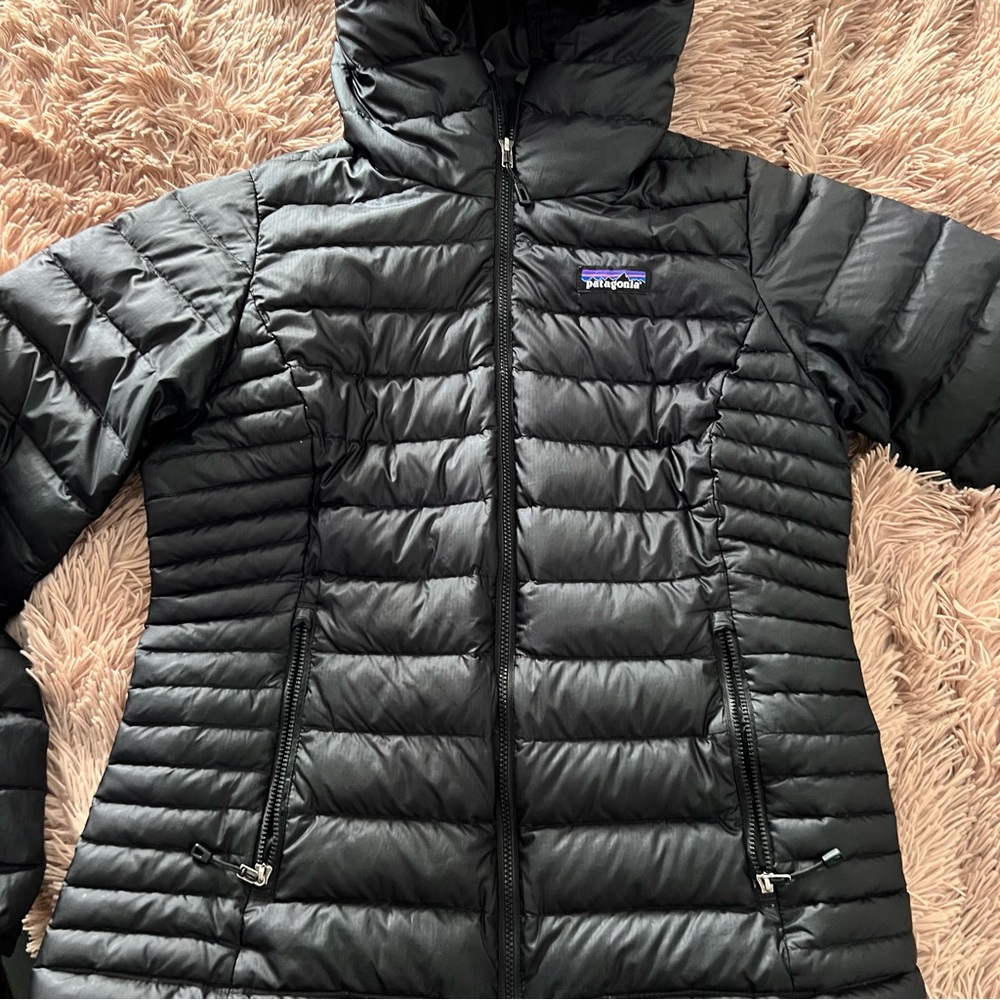 Patagonia down puffer women’s size small